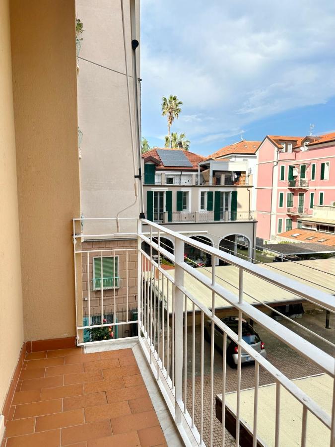 Hostdomus - Casa Corallo Alassio Eksteriør billede